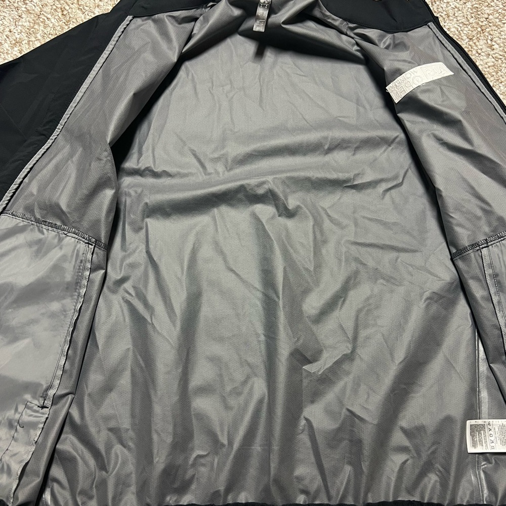 Adidas Black Women’s Golf Windbreaker- Size Medium - Picture 4 of 10
